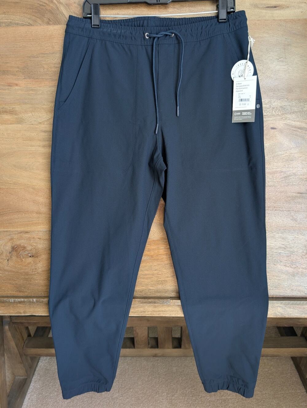 NWT Vuori 30" Meta Jogger Pants Mens Medium Ink Blue Stretch Performance V498